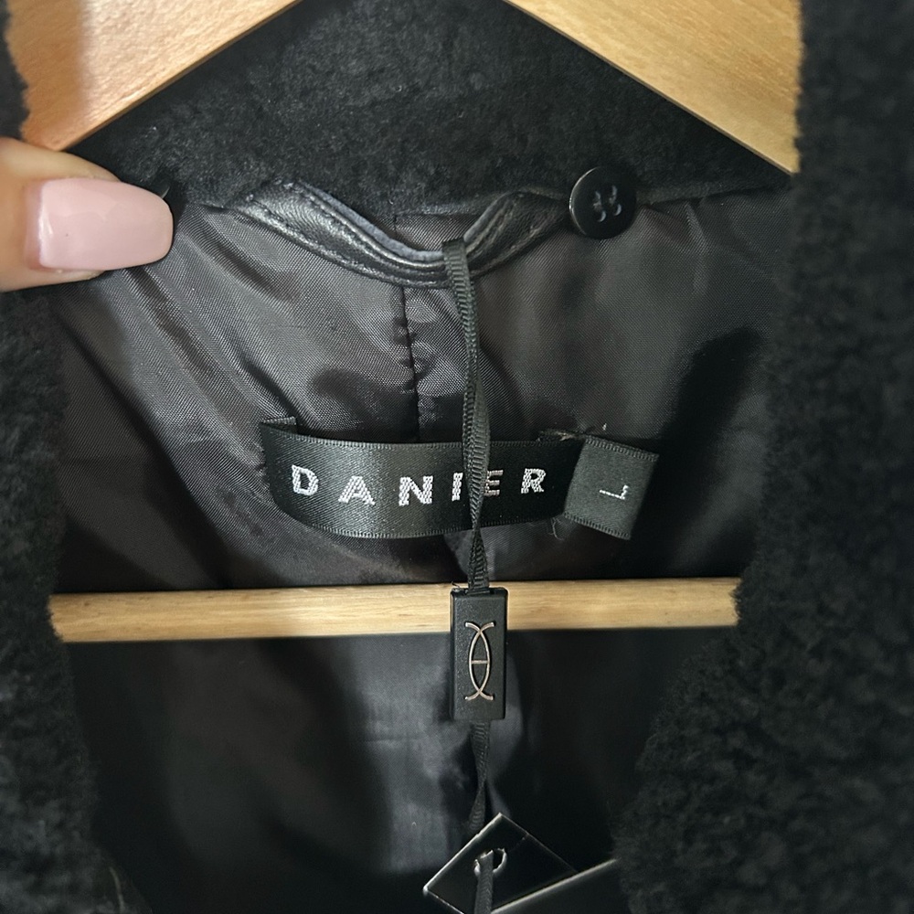 NWT Danier Avita Black Leather Jacket, L - Picture 10 of 16